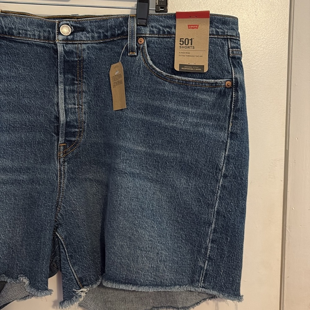 Levi’s 501 Button Fly Raw Edge Hem Denim Shorts 20W NWT - Picture 3 of 8